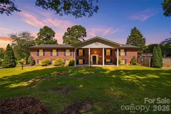 $574,900 | 138 Whispering Pines Drive, Hudson, NC 28638