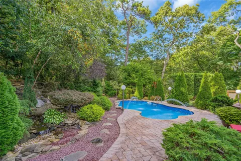 $1,299,000 | 62 Laurel Drive, Smithtown, NY 11787