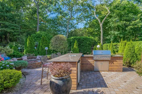 $1,299,000 | 62 Laurel Drive, Smithtown, NY 11787