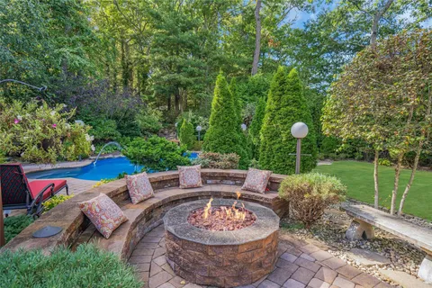 $1,299,000 | 62 Laurel Drive, Smithtown, NY 11787