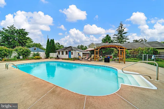 $649,900 | 23 South Main Street, Windsor, NJ 08561