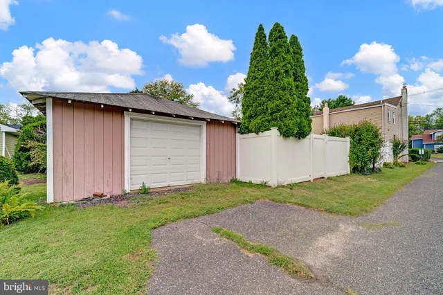 $649,900 | 23 South Main Street, Windsor, NJ 08561