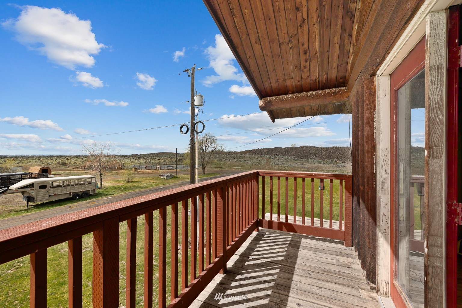 4301 Martin Road Northwest Ephrata, WA 98823 - Photo 11 of 40 a view of balcony with patio