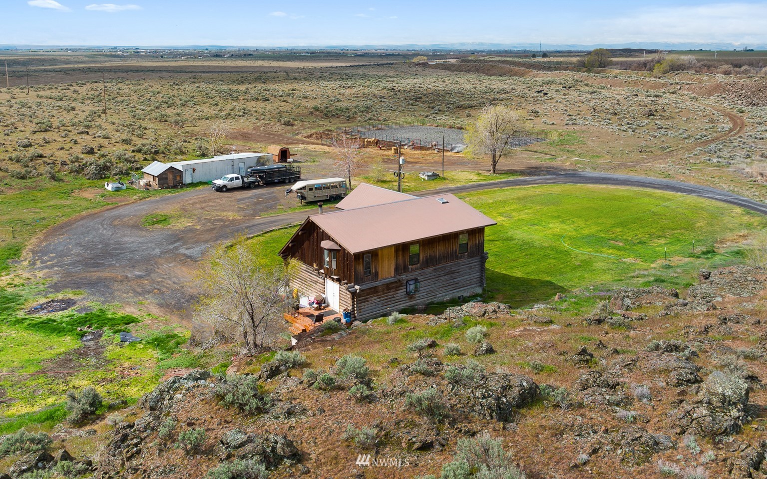 4301 Martin Road Northwest Ephrata, WA 98823 - Photo 7 of 40 a view of an ocean and beach