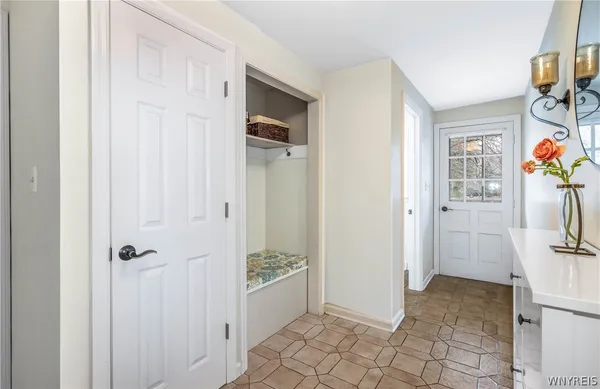 $549,900 | 25 Coventry Lane, Orchard Park, NY 14127