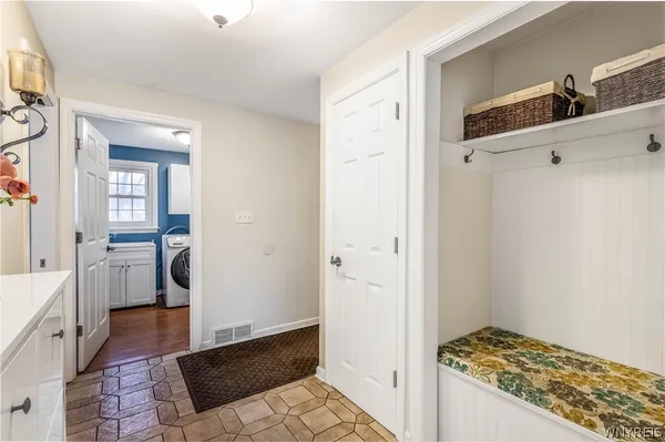 $549,900 | 25 Coventry Lane, Orchard Park, NY 14127