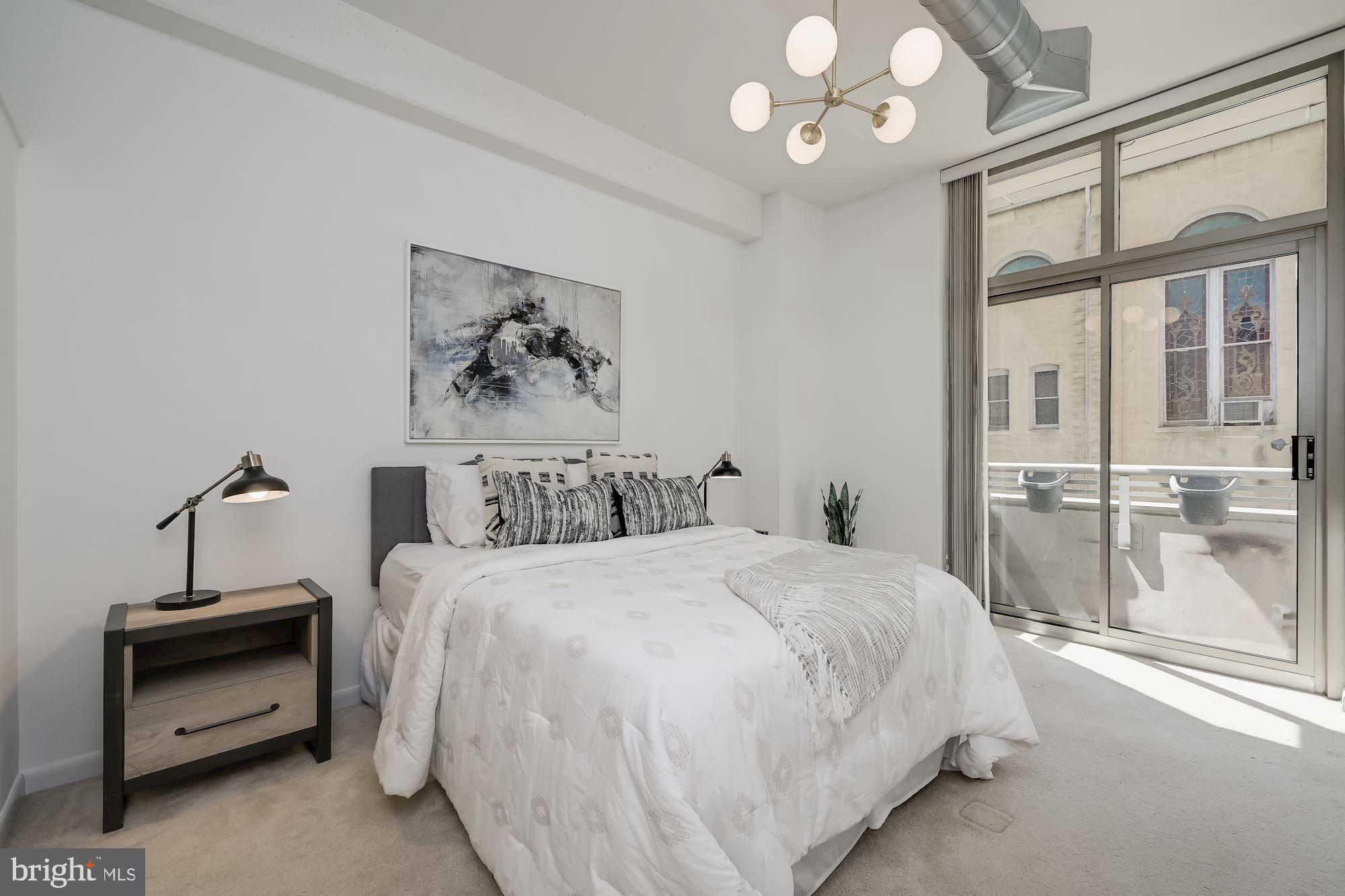 811 4th Street Northwest, Unit 219 Washington, DC 20001 - Photo 7 of 22 Primary Bedroom w/ En-Suite Bath