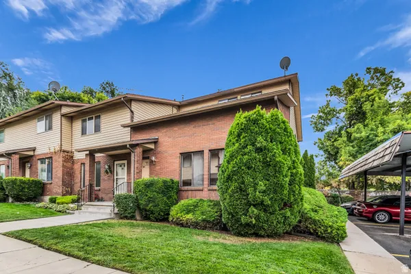 $370,000 | 1113 Country Hills Drive, Unit G1, Ogden, UT 84403