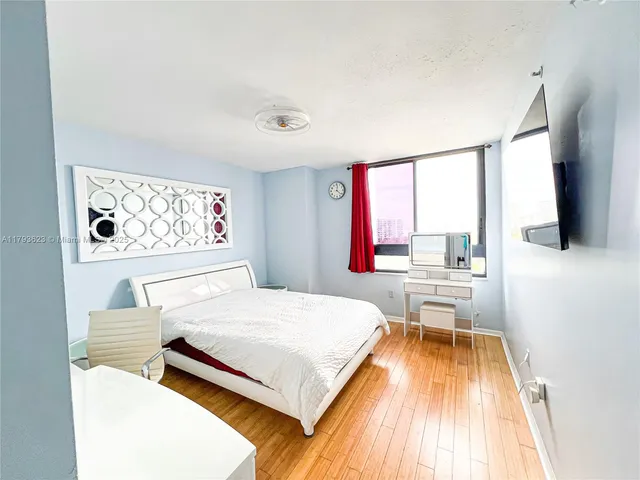 $869,000 | 1330 West Avenue, Unit 1013, Miami Beach, FL 33139