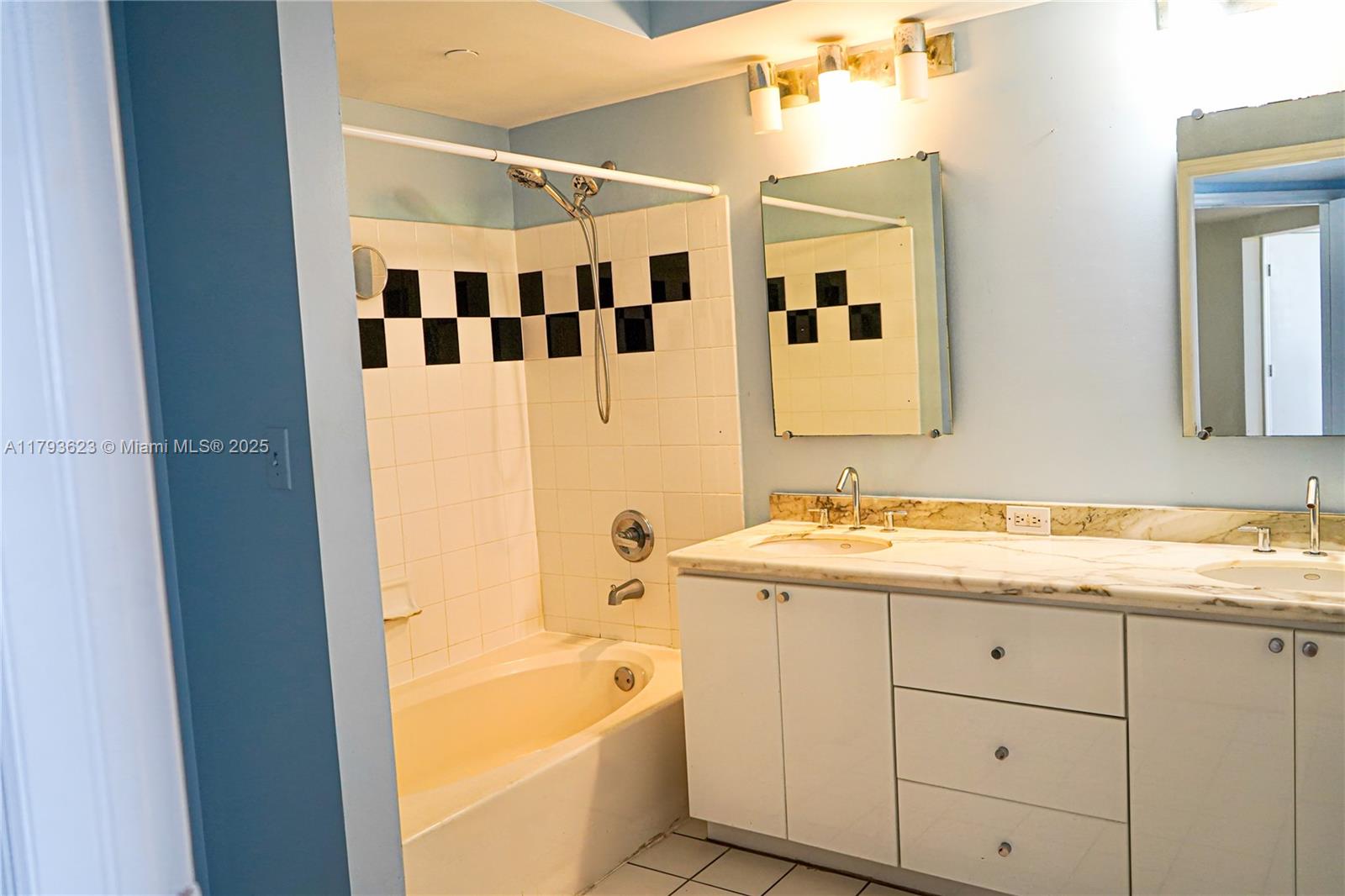 1330 West Avenue, Unit 1013 Miami Beach, FL 33139 - Photo 14 of 36