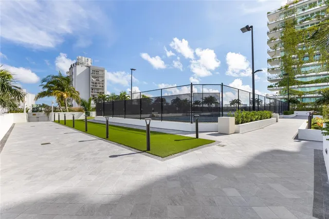 $869,000 | 1330 West Avenue, Unit 1013, Miami Beach, FL 33139