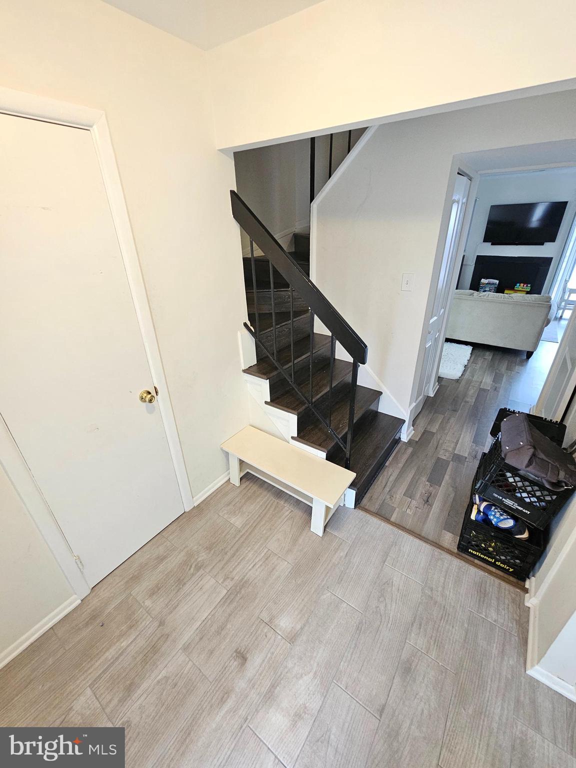 17445 Hoskinson Road Poolesville, MD 20837 - Photo 3 of 36 Entrance