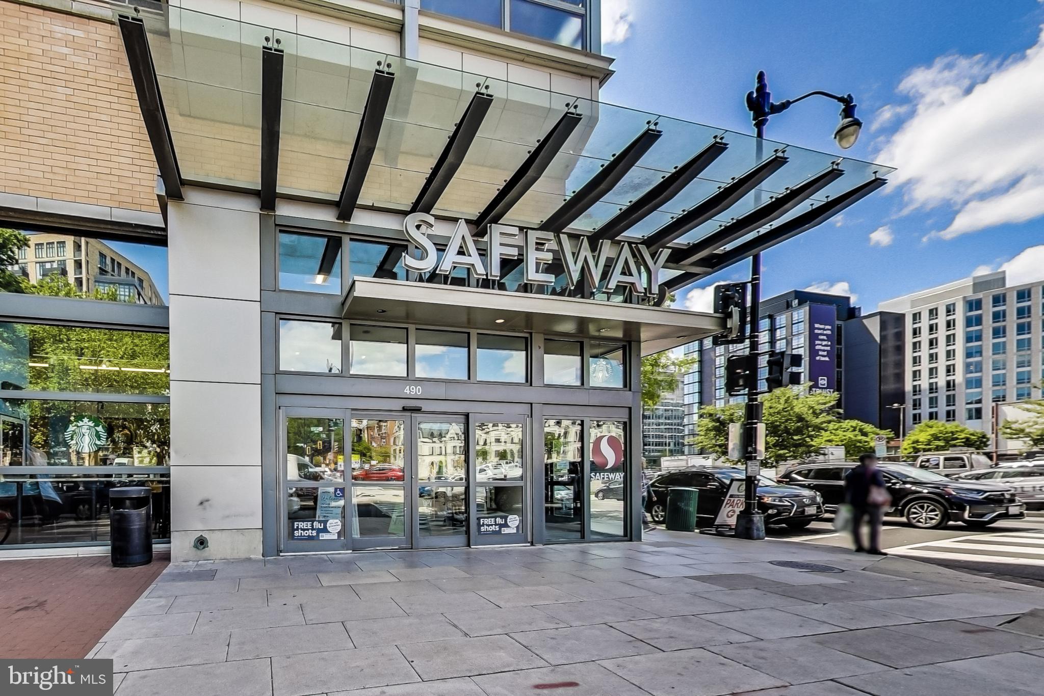 811 4th Street Northwest, Unit 112 Washington, DC 20001 - Photo 42 of 44 a view of a chairs in front of retail shop