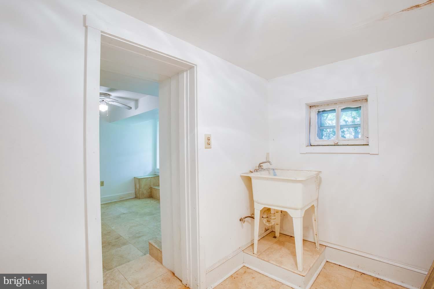 74 Waterloo Street Warrenton, VA 20186 - Photo 11 of 21 Bath