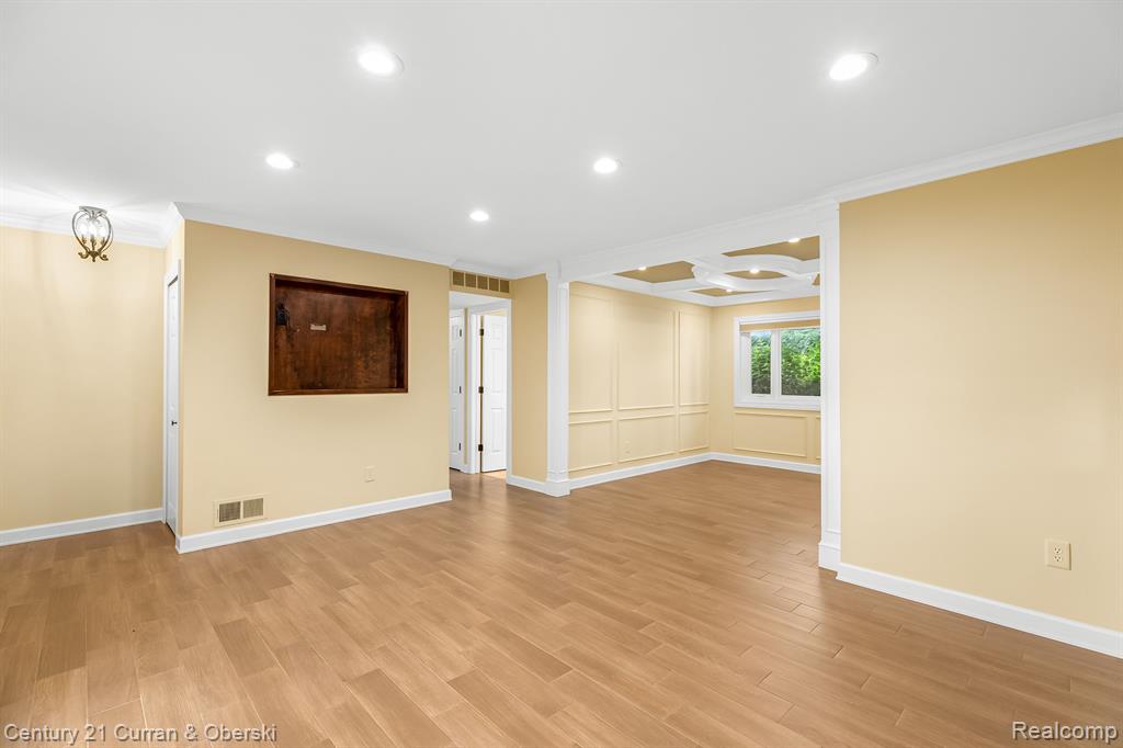 24012 Glen Ridge Court Novi, MI 48375 - Photo 9 of 27