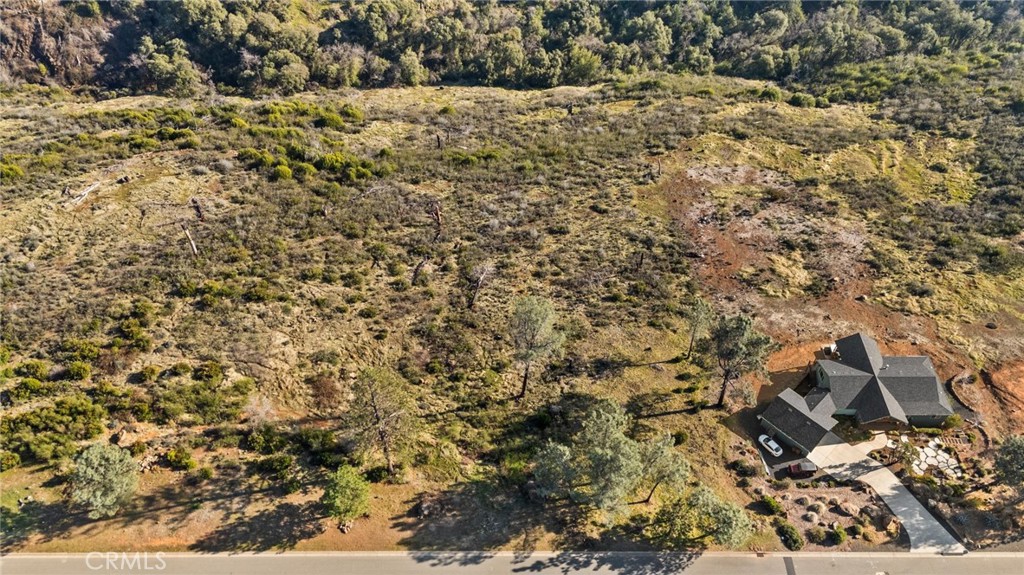 5811 Acorn Ridge Drive Paradise, CA 95969 - Photo 8 of 11 a view of a yard with wooden fence