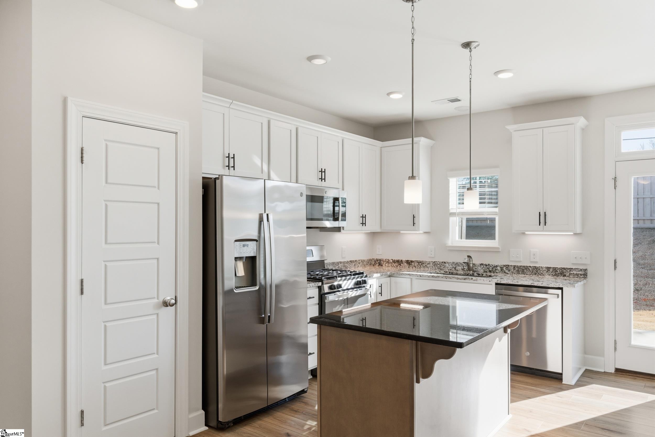 324 Hollenbeck Place Greenville, SC 29607 - Photo 4 of 44