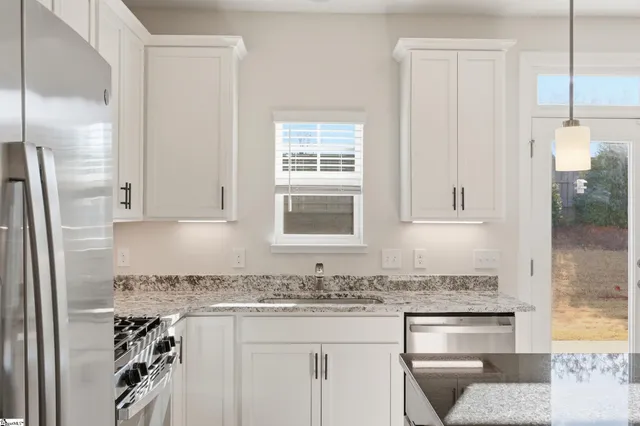 $283,000 | 324 Hollenbeck Place, Greenville, SC 29607