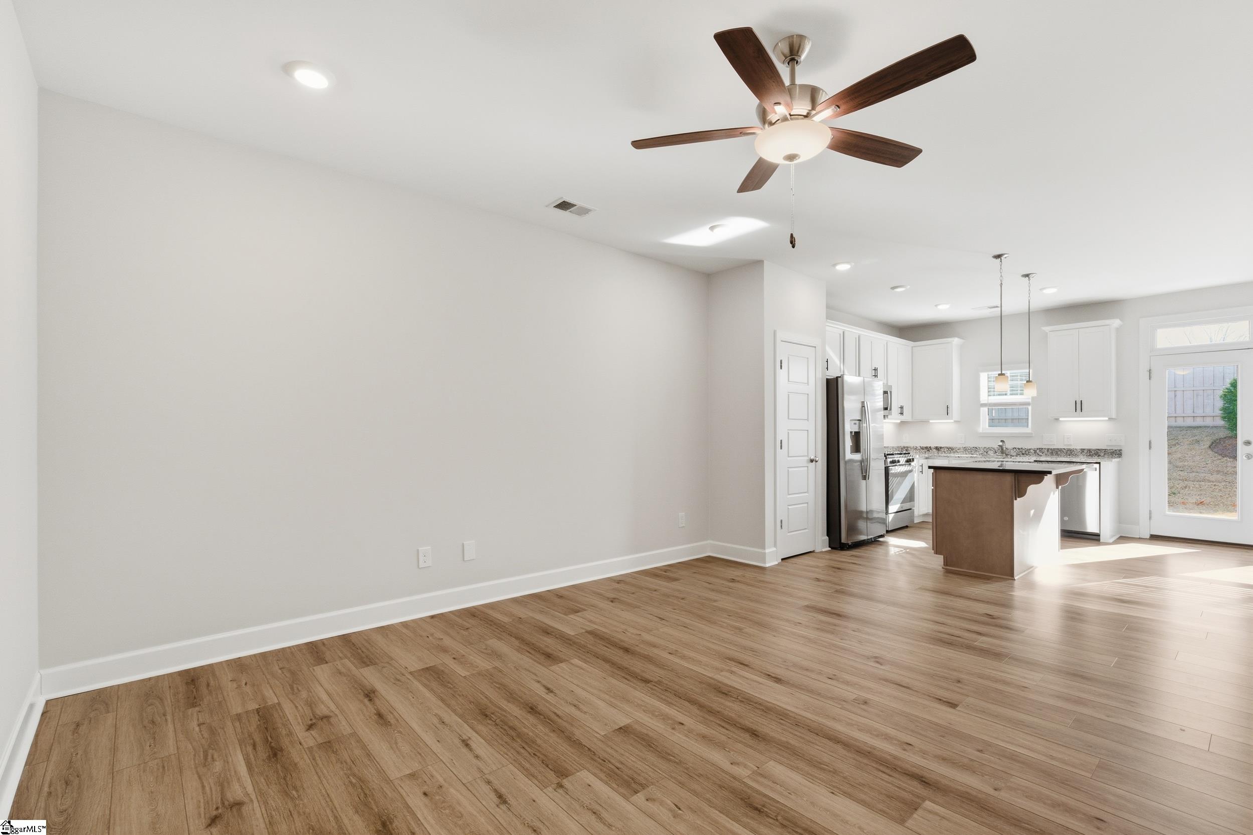 324 Hollenbeck Place Greenville, SC 29607 - Photo 8 of 44