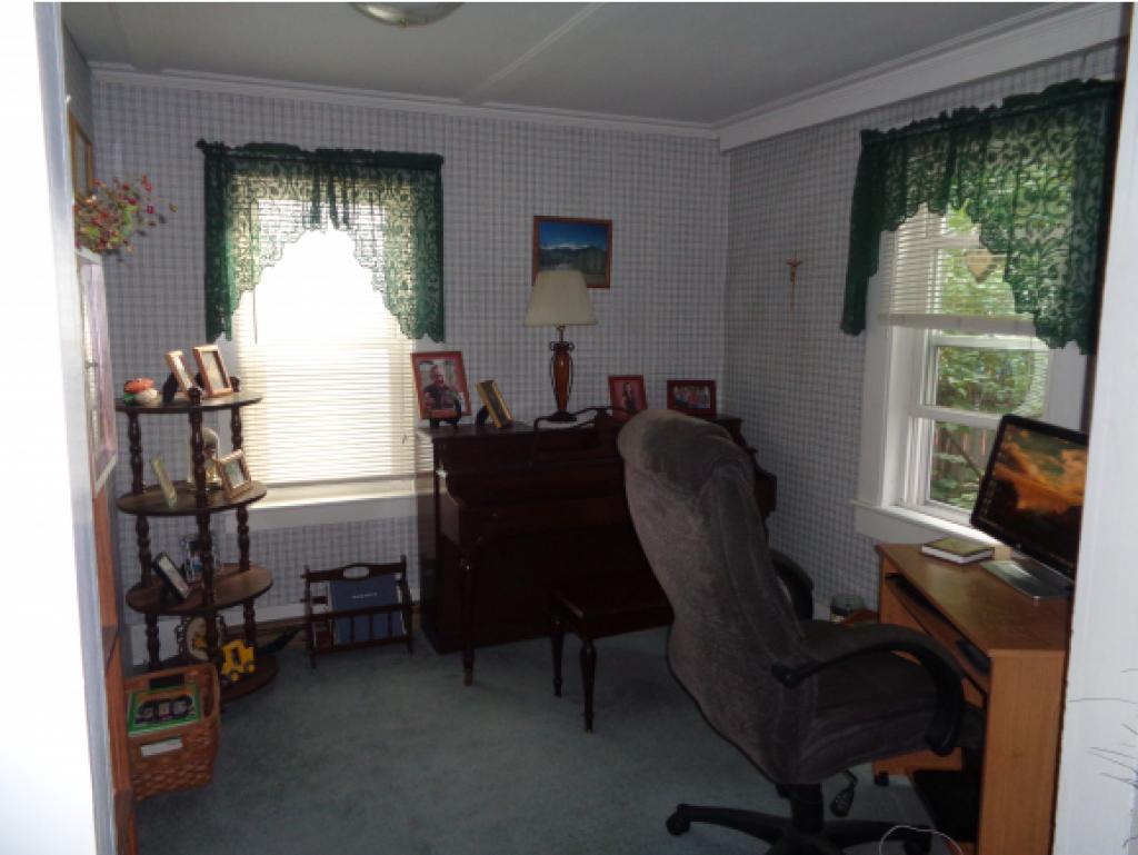 13 Washington Street Rochester, NH 03867 - Photo 8 of 18