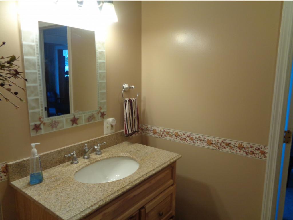 13 Washington Street Rochester, NH 03867 - Photo 10 of 18
