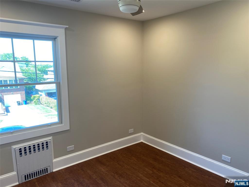971 Virgil Avenue Ridgefield, NJ 07657 - Photo 17 of 25