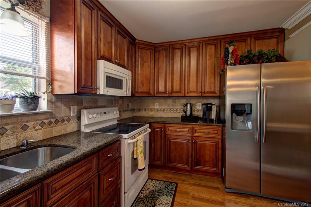 10031 Dunfries Road Matthews, NC 28105 - Photo 6 of 19 Gallery Image 6