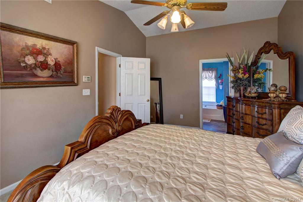 10031 Dunfries Road Matthews, NC 28105 - Photo 10 of 19 Gallery Image 10