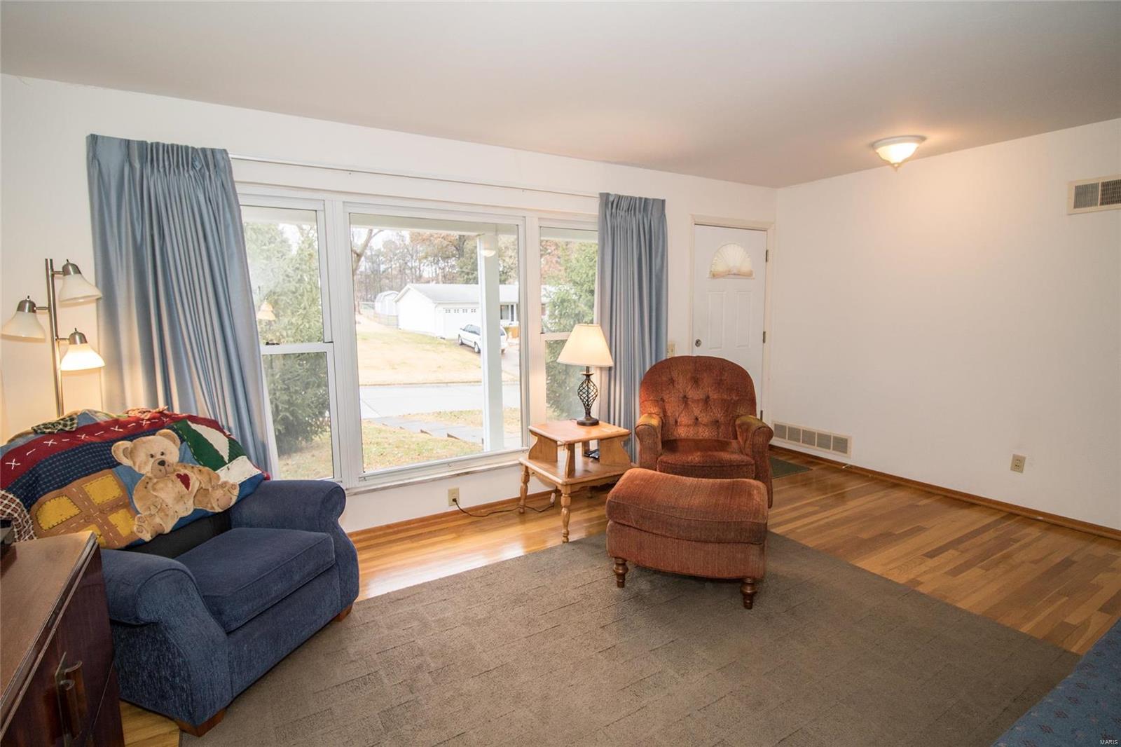 3118 Lin Tel Road St. Louis, MO 63125 - Photo 3 of 36 Gallery Image 3