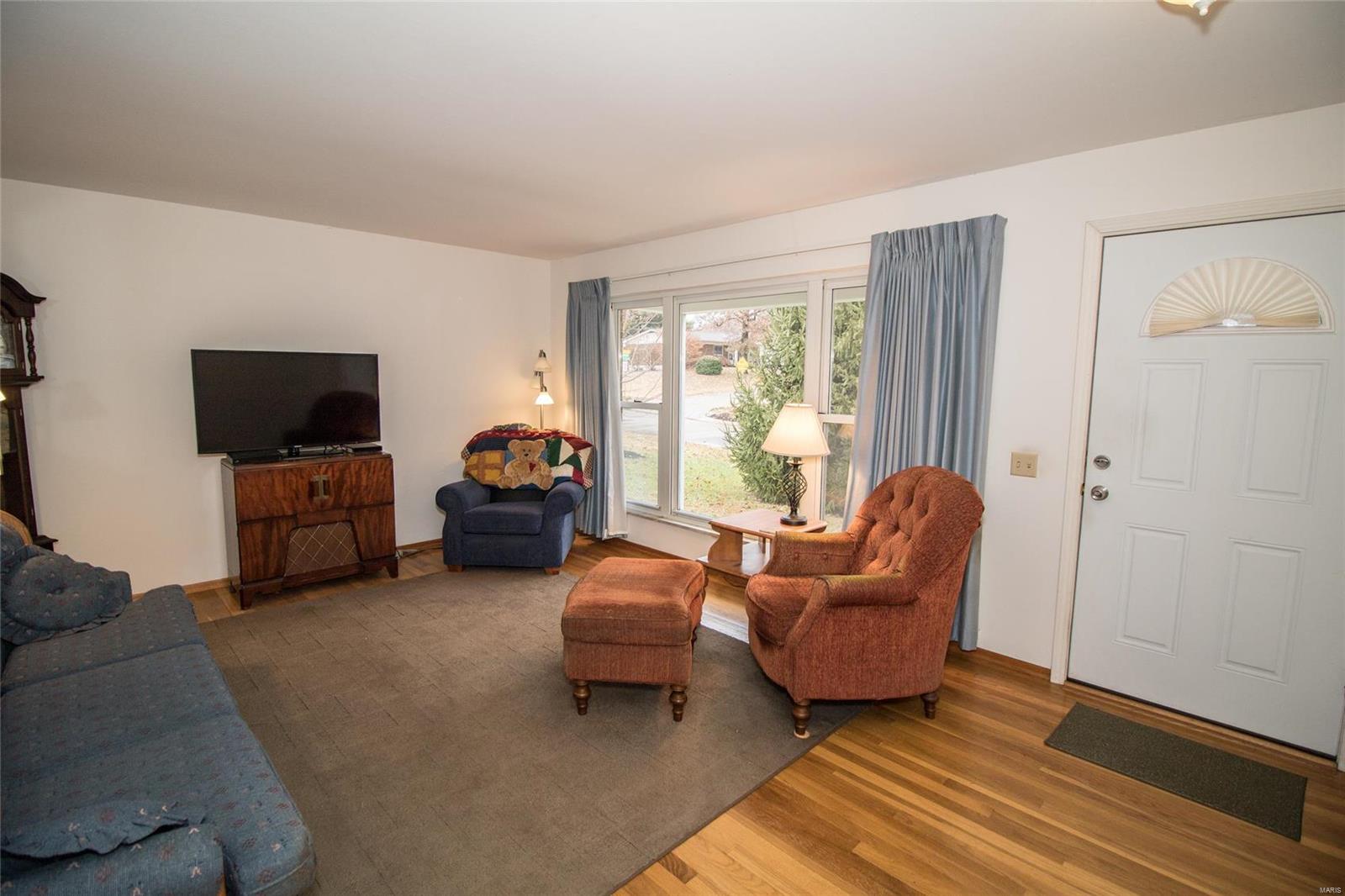 3118 Lin Tel Road St. Louis, MO 63125 - Photo 4 of 36 Gallery Image 4