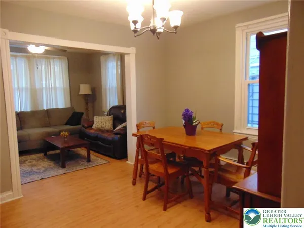 $220,000 | 21 East Smith Street, Topton, PA 19562