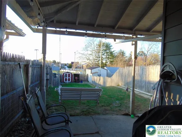 $220,000 | 21 East Smith Street, Topton, PA 19562