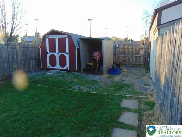$220,000 | 21 East Smith Street, Topton, PA 19562