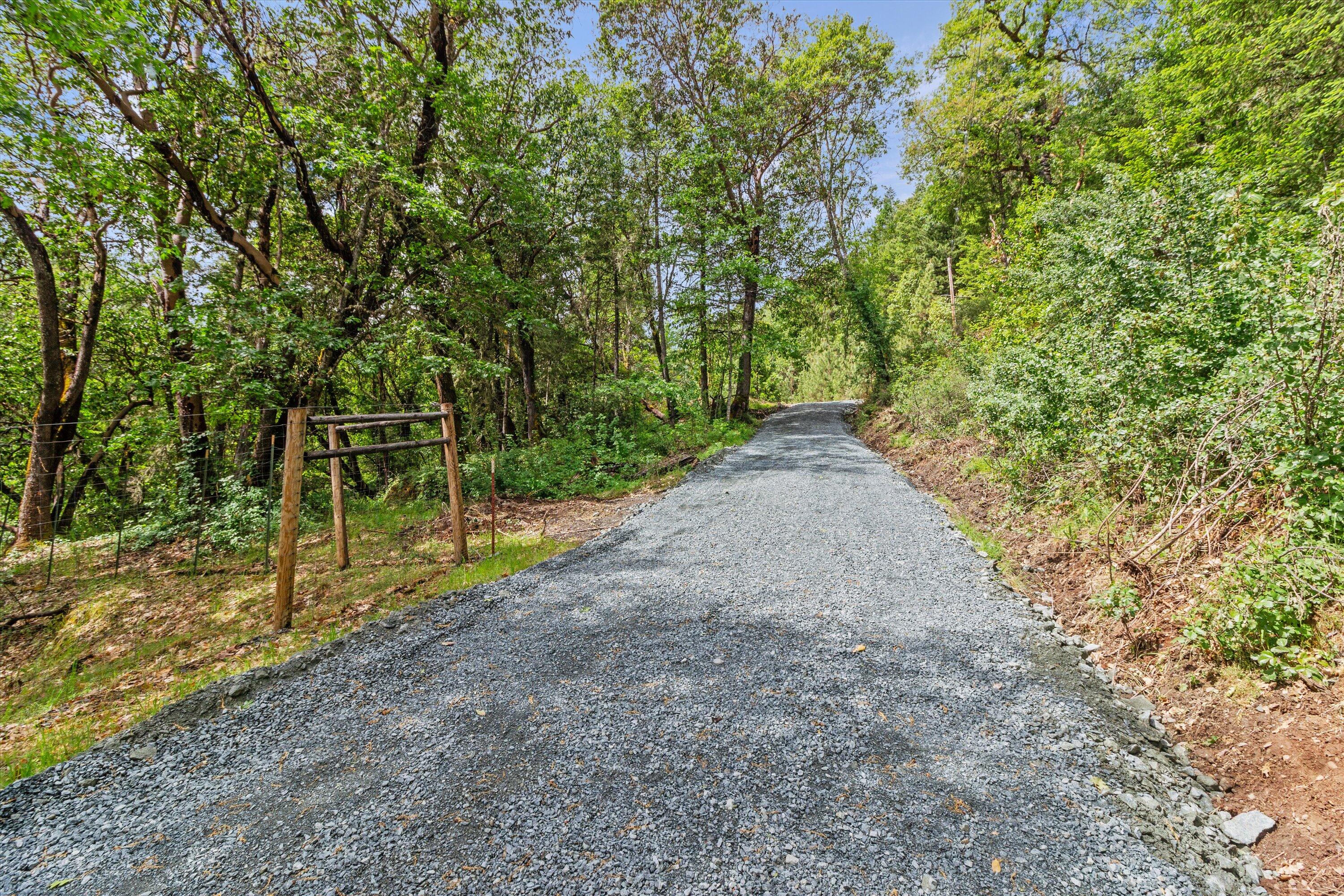 2670 Robertson Bridge Road Grants Pass, OR 97526 - Photo 12 of 24 18-2670 Robertson Bridge Rd-18