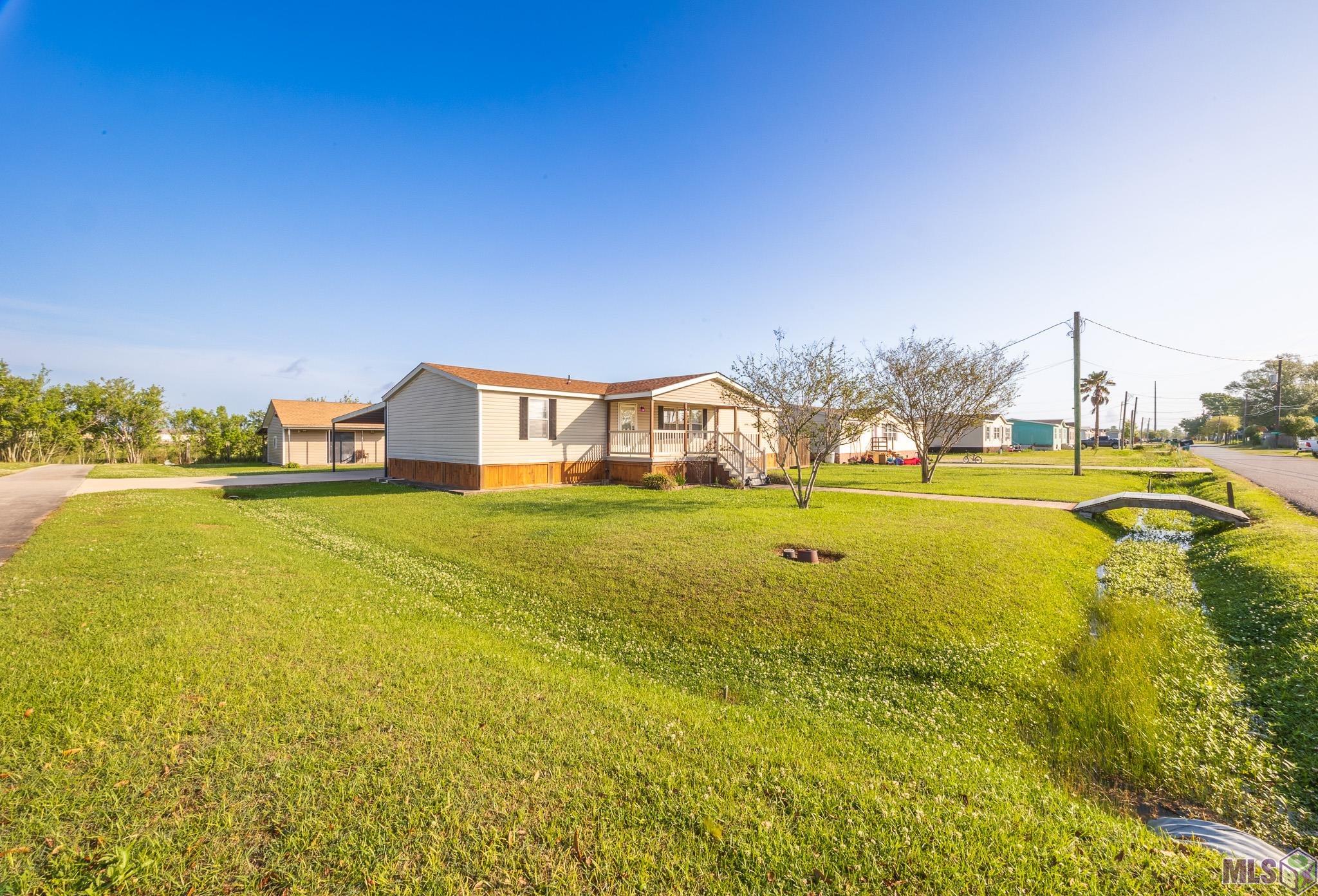 199 Myrtle Drive Lockport, LA 70374 - Photo 3 of 29