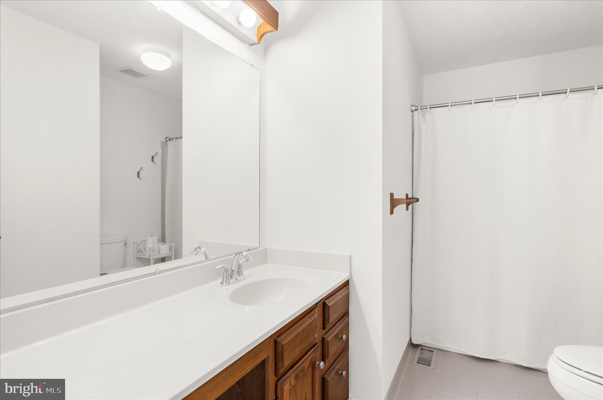 1678 Wickham Way Crofton, MD 21114 - Photo 32 of 62 Upper Hall Full Bath