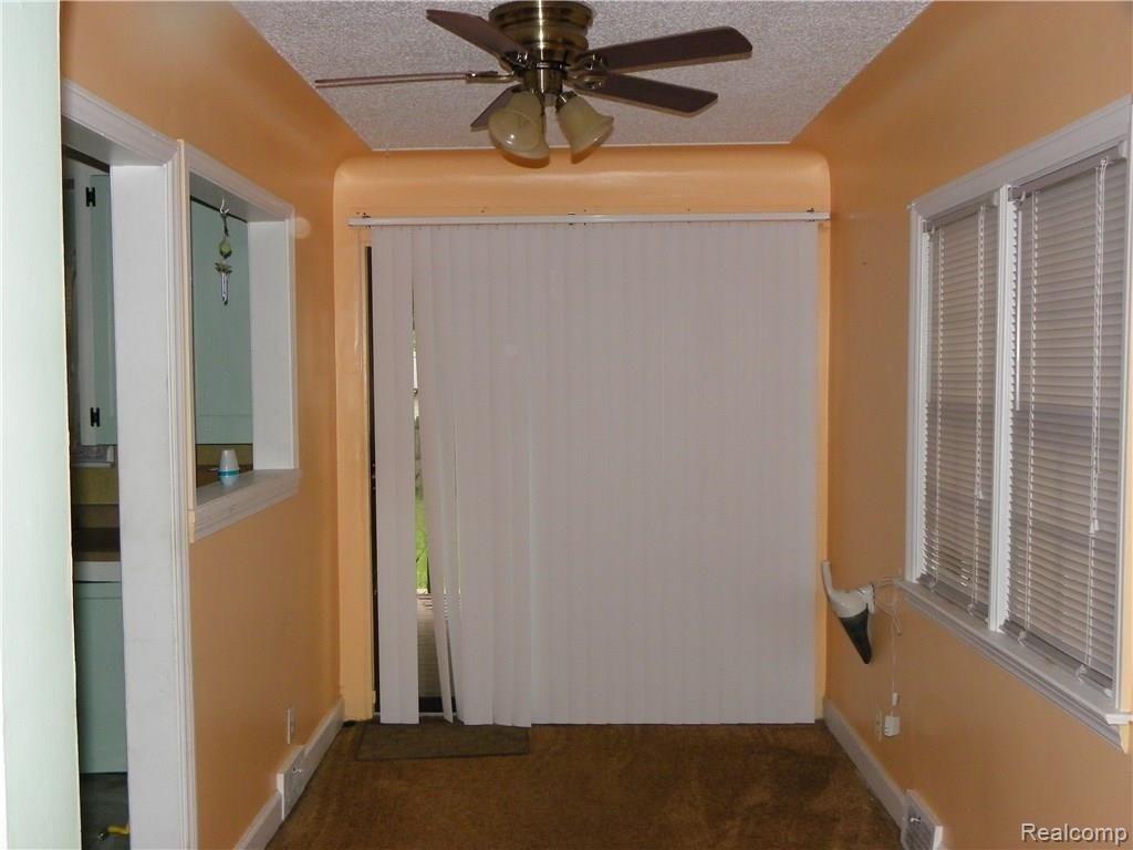 4843 East 9 Mile Road Warren, MI 48091 - Photo 15 of 25 100_1162.JPG