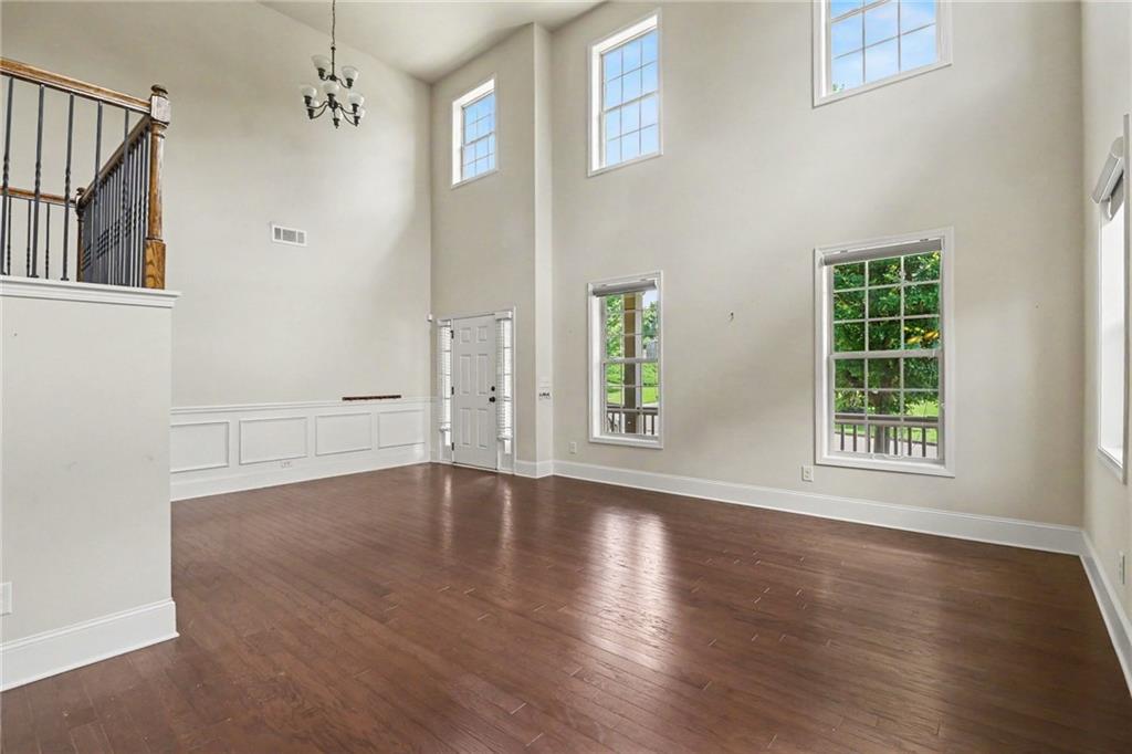 550 Nichols View Way Suwanee, GA 30024 - Photo 15 of 51