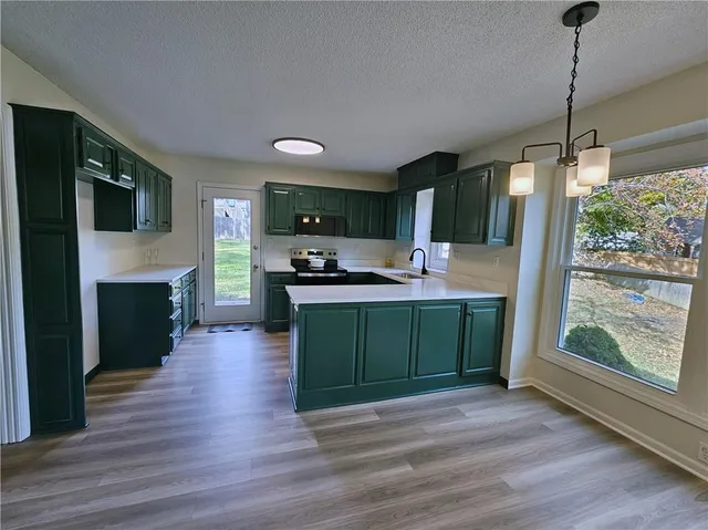 $355,000 | 2117 Northwest Parker Court, Blue Springs, MO 64015