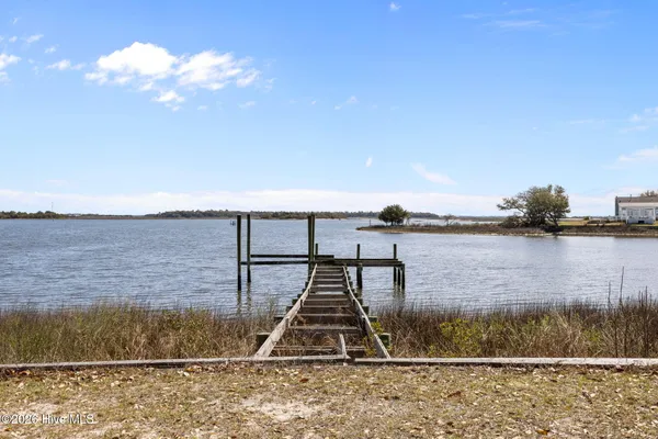 $499,900 | 114 Elizabeth's Way, Swansboro, NC 28584