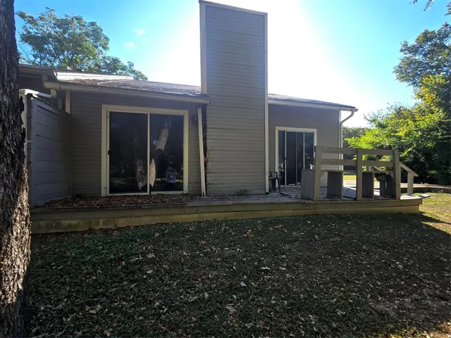 a view of back yard of the house