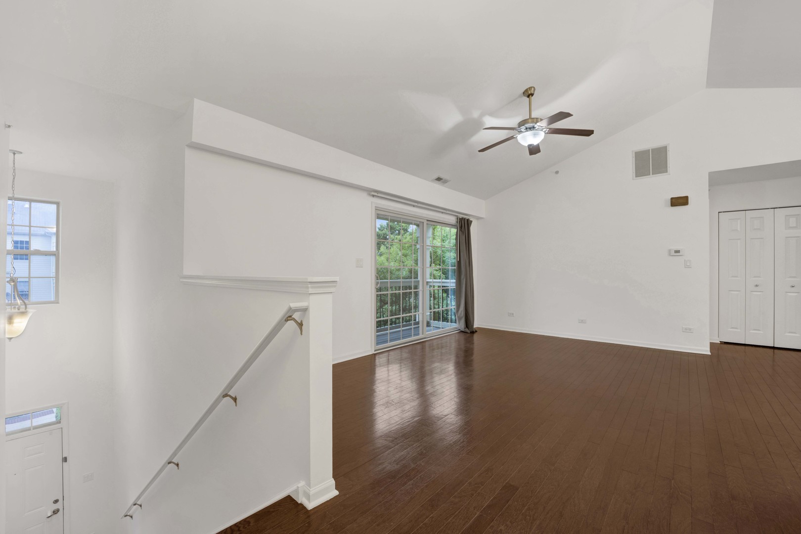 1038 Swift Road, Unit 2B Glen Ellyn, IL 60137 - Photo 2 of 22 Gallery Image 2