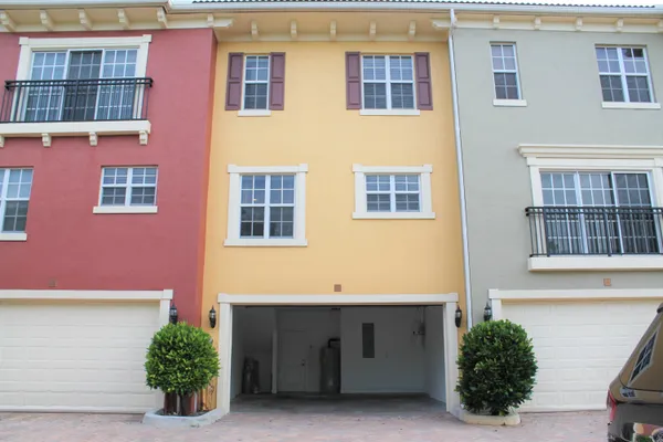 $2,850 | 531 South Federal Highway, Unit 17, Lake Worth Beach, FL 33460