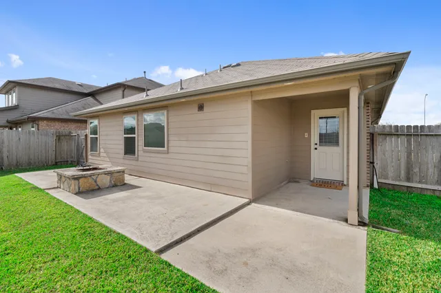 $2,000 | 8303 Amaryllis Court, Rosharon, TX 77583