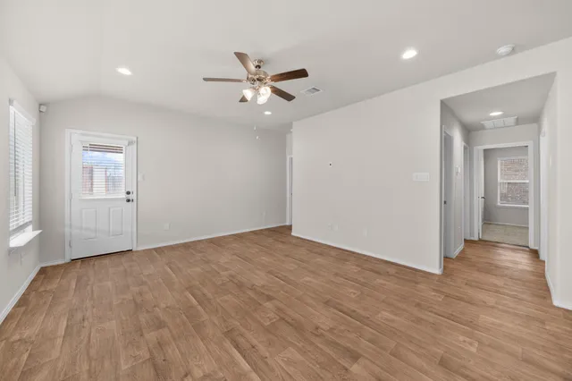 $2,000 | 8303 Amaryllis Court, Rosharon, TX 77583