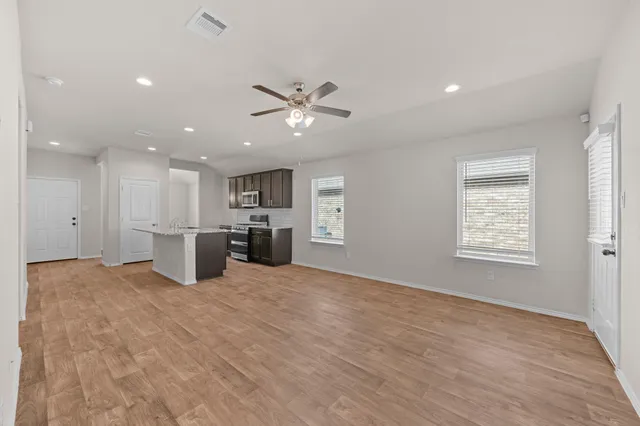 $2,000 | 8303 Amaryllis Court, Rosharon, TX 77583