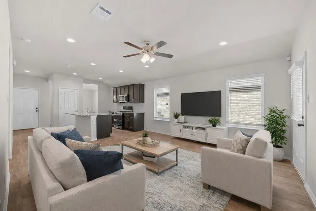 $2,000 | 8303 Amaryllis Court, Rosharon, TX 77583