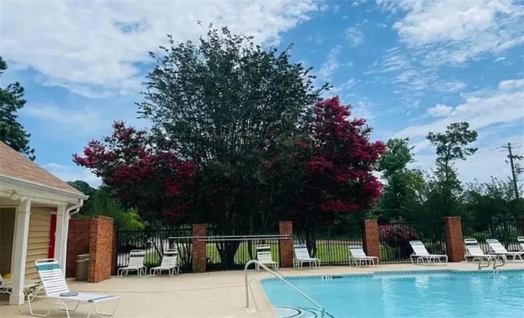 130 Holcomb Ferry Road Roswell, GA 30076 - Photo 2 of 18