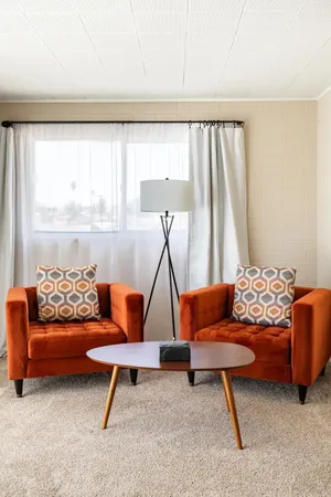 a view of livingroom with furniture