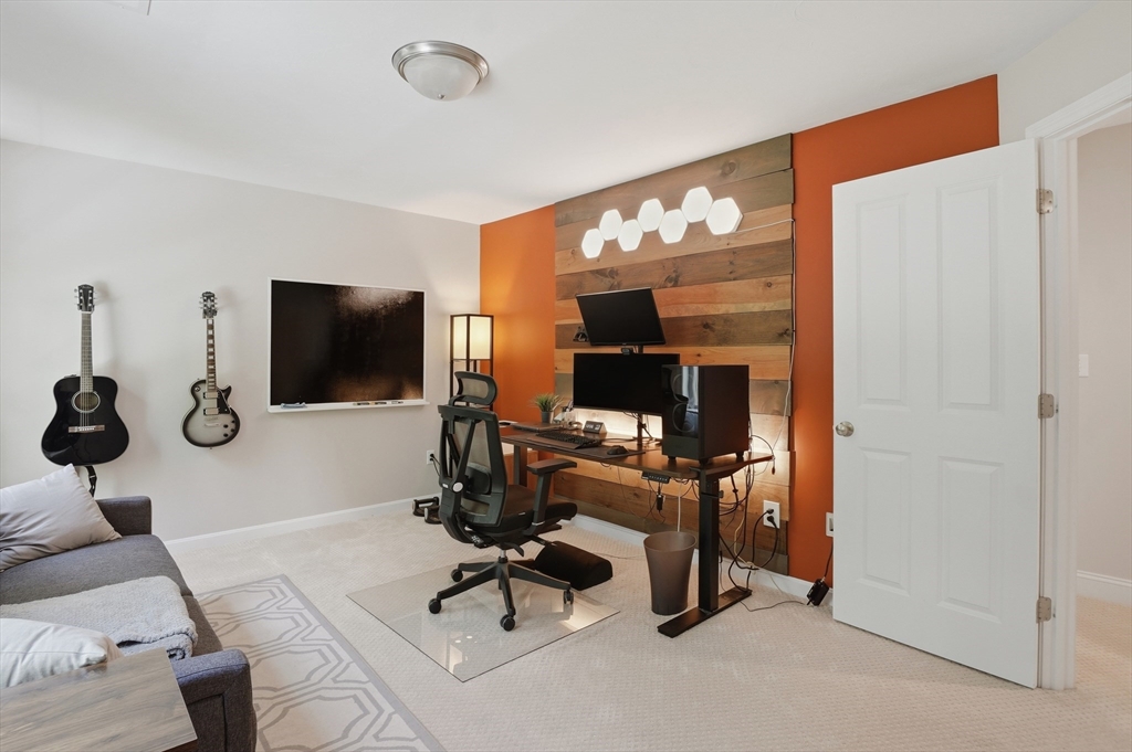2 Klondike Road Grafton, MA 01560 - Photo 19 of 41